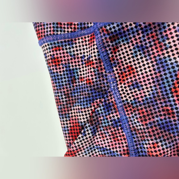 Lululemon Floral Check Ruched Full Length‎ Legging Size 4 - small flaw - Picture 7 of 8